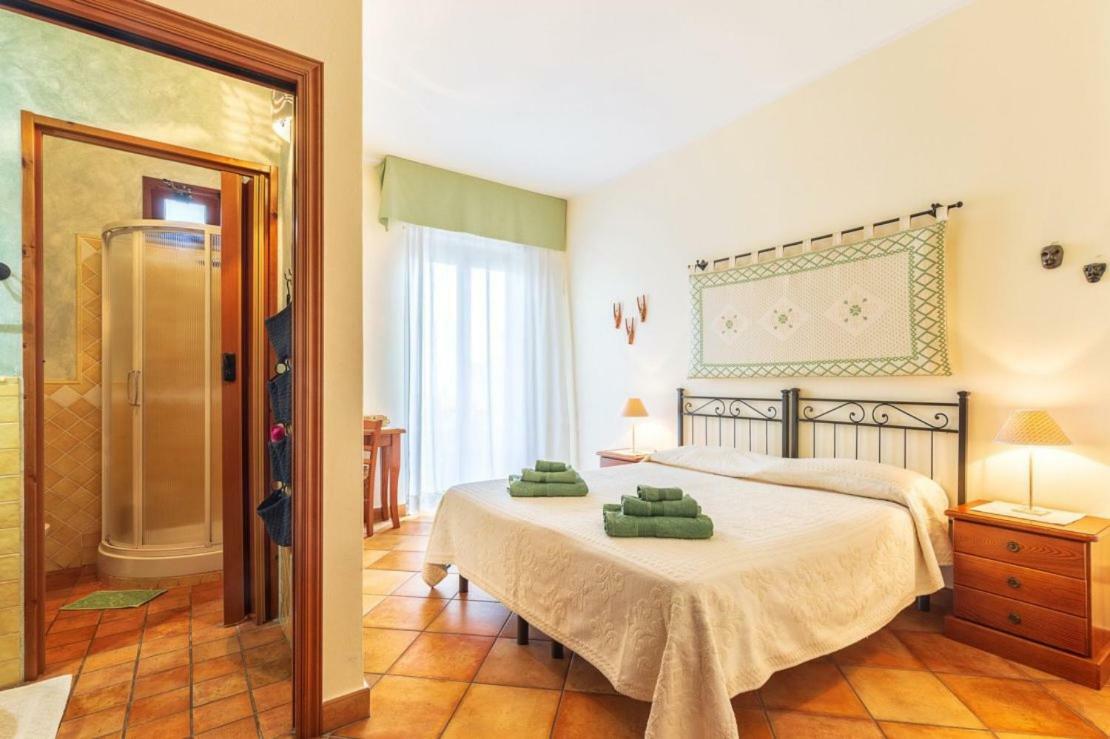 Bed and Breakfast Il Leccio Тортоли Экстерьер фото